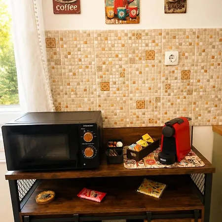 Solemente Boutique Garden Escape Near Budapest - Sleeps 5 Budakalász